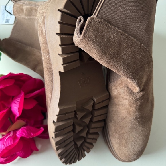 Genuine Zara Suede Lug Sole Boots - Picture 5 of 5